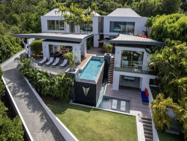 New Arrival Four Bedroom Luxury St. Barts. Stunning Villa with Pool