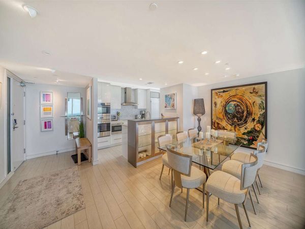 Longboat Key Beachfront Luxury Condo with Panoramic Views