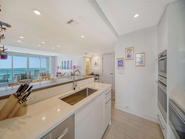 Longboat Key Beachfront Luxury Condo with Panoramic Views