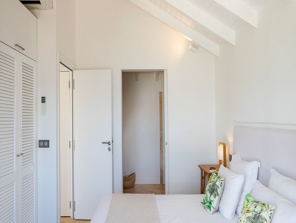 St. Barts Home 985744