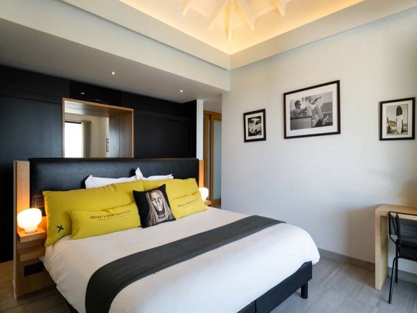 St. Barts Home 985746