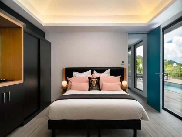 St. Barts Home 985746