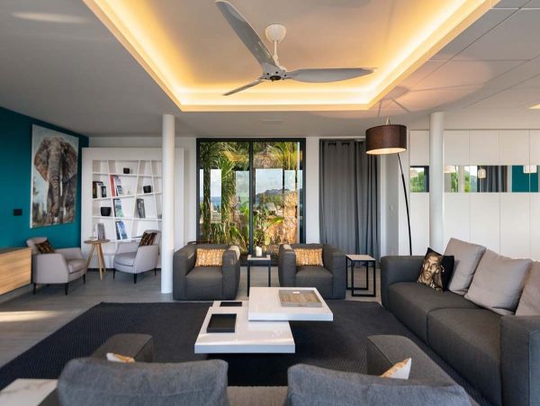 St. Barts Home 985746
