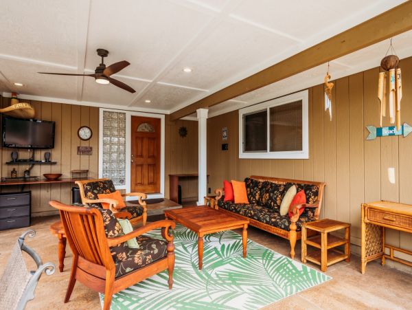 Walk to Beach Four Bedroom Vacation Home in Kihei