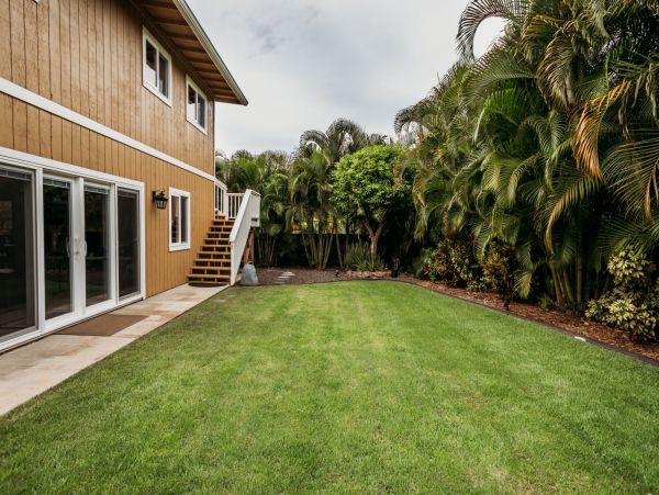 Walk to Beach Four Bedroom Vacation Home in Kihei