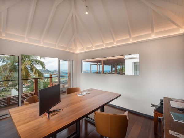 St. Barts Home 985753