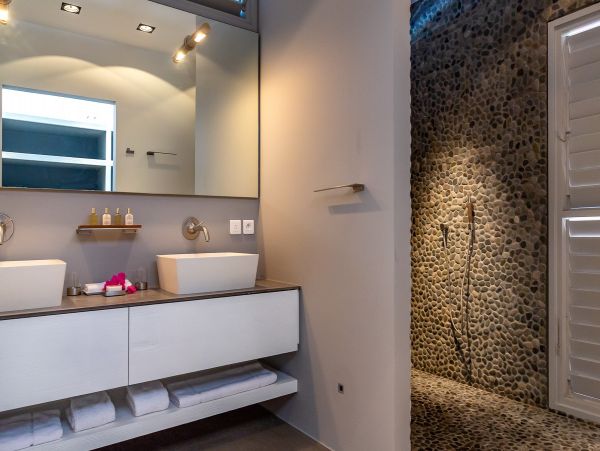 St. Barts Home 985757