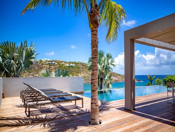 St. Barts Home 985757