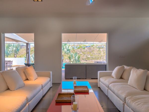 St. Barts Home 985757