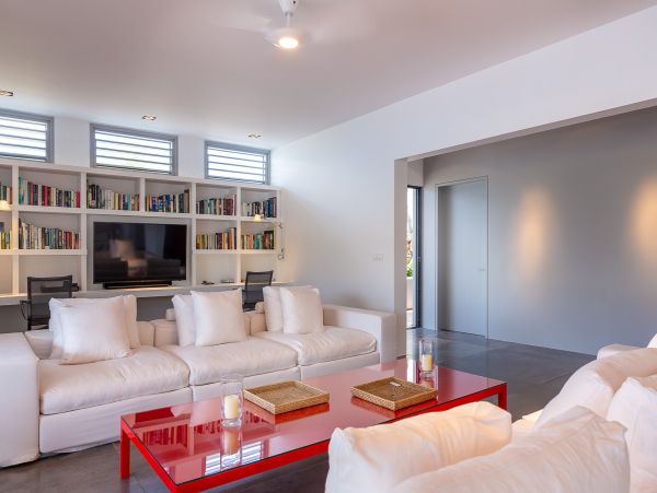 St. Barts Home 985757