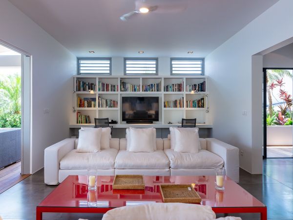 St. Barts Home 985757