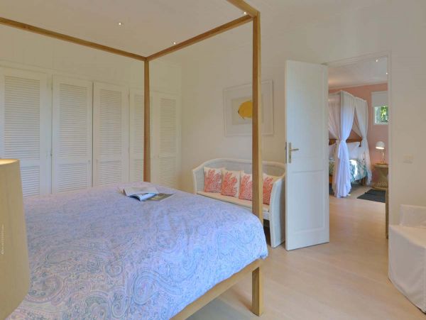 St. Barts Home 985759