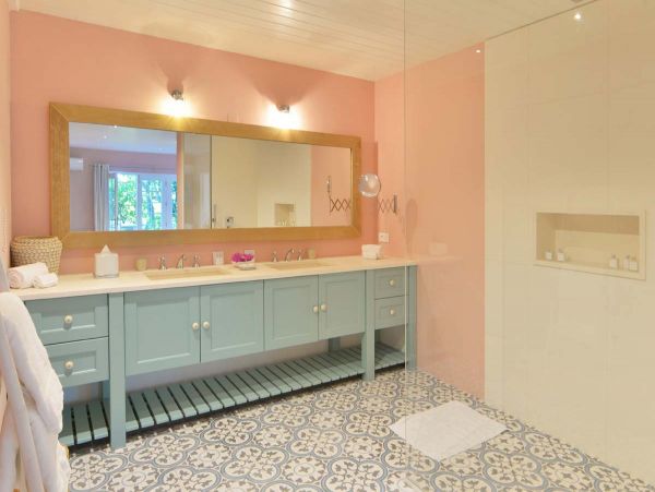 St. Barts Home 985759