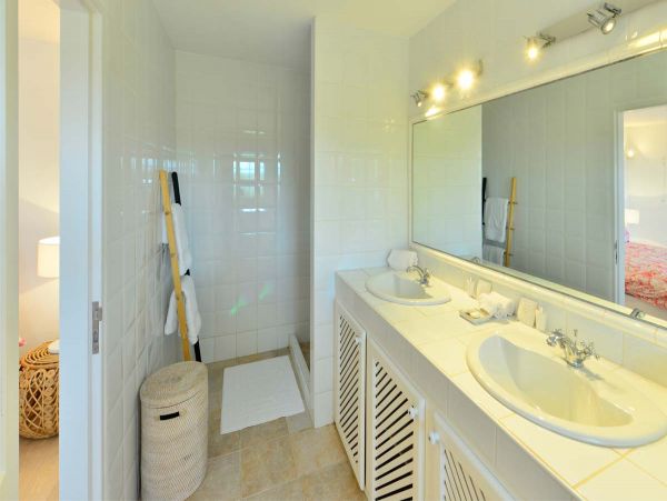 St. Barts Home 985759