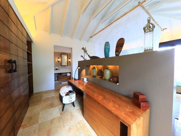 St. Barts Home 985761
