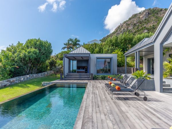 St. Barts Home 985763