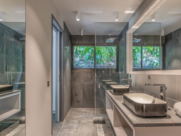 St. Barts Home 985763