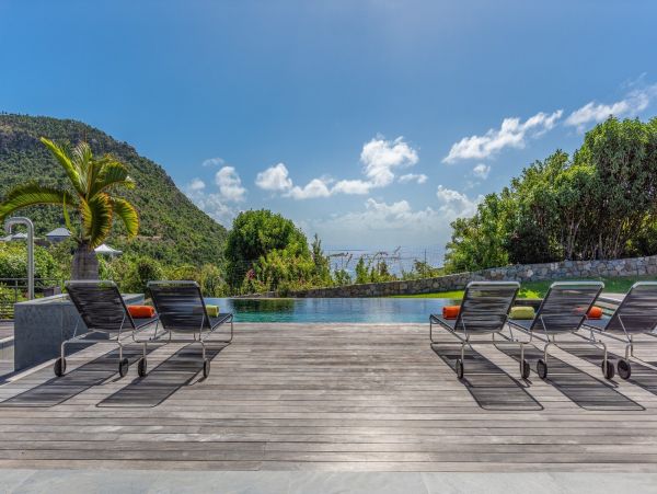 St. Barts Home 985763