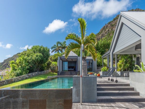 St. Barts Home 985763