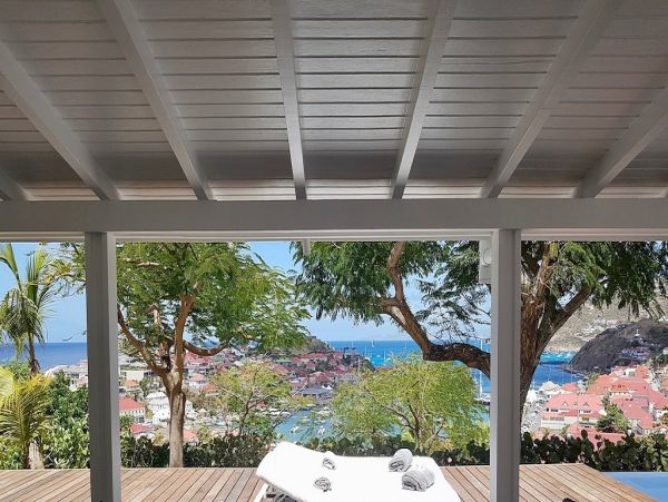 St. Barts Home 985766