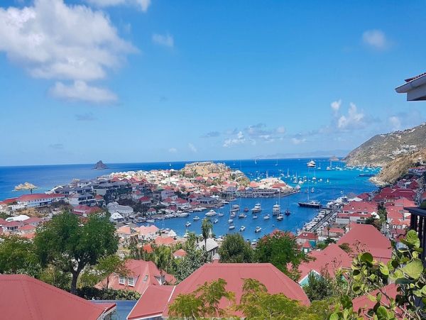 St. Barts Home 985766
