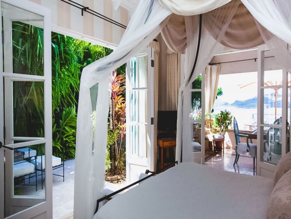 St. Barts Home 985771