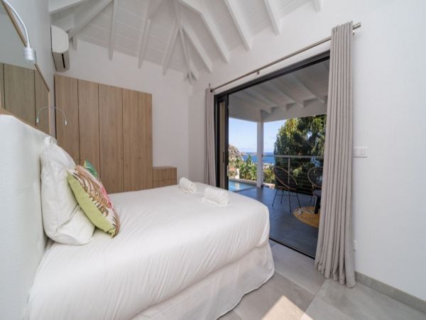 St. Barts Home 985773