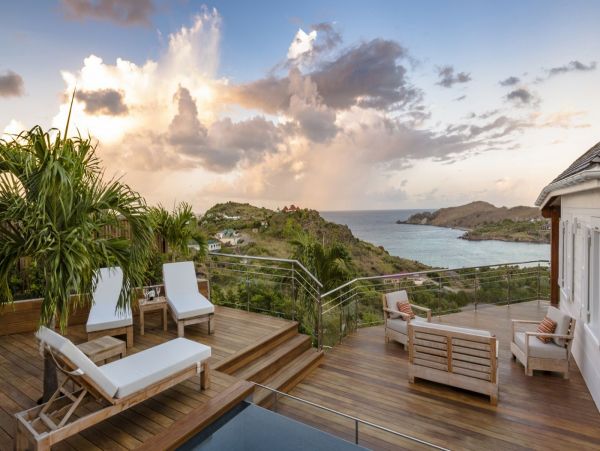 St. Barts Home 985774