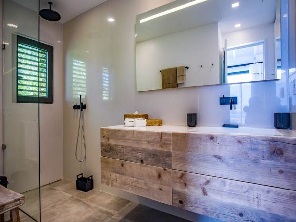 St. Barts Home 985775