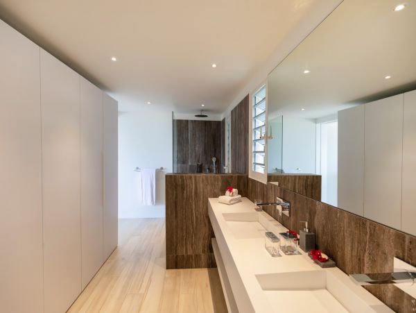 St. Barts Home 985777