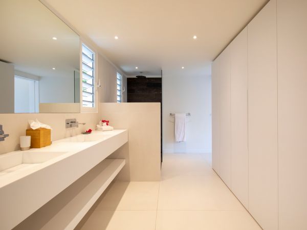 St. Barts Home 985777