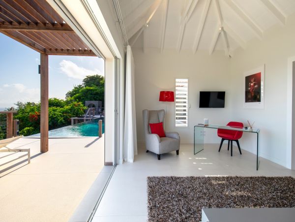 St. Barts Home 985777
