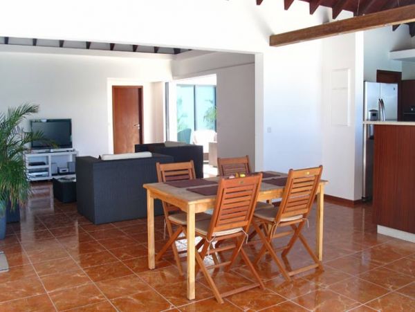 St. Barts Home 985778