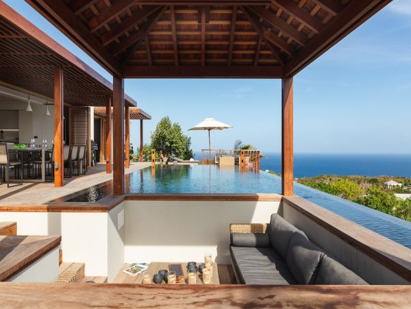 St. Barts Home 985781