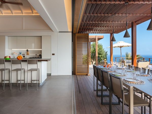 St. Barts Home 985781