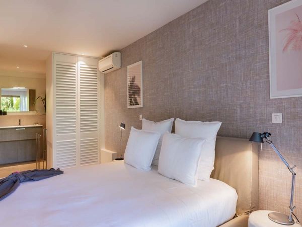 St. Barts Home 985782