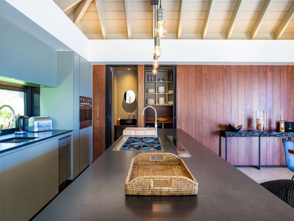 St. Barts Home 985784