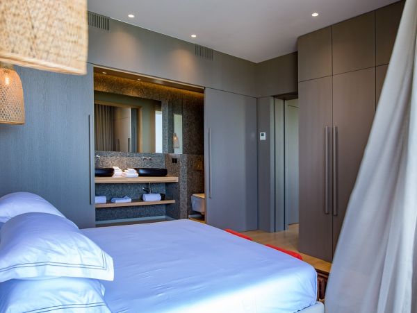 St. Barts Home 985784
