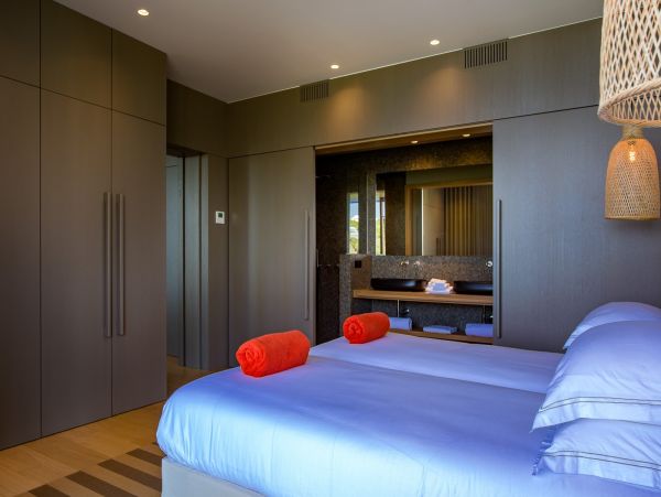 St. Barts Home 985784