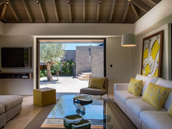 St. Barts Home 985784