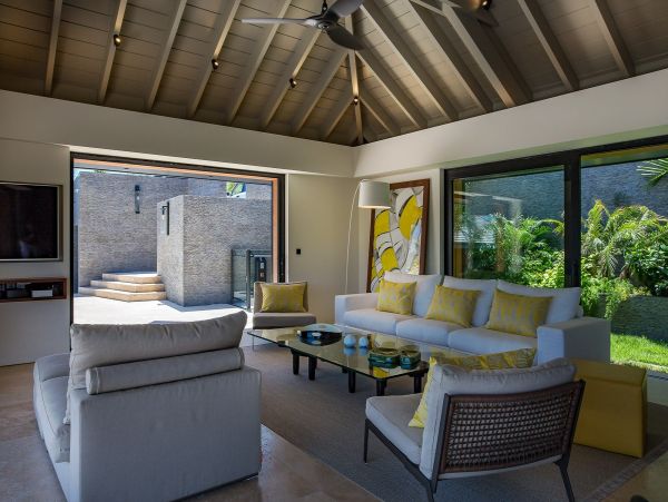 St. Barts Home 985784