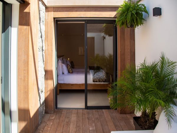 St. Barts Home 985785