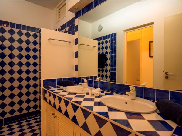 St. Barts Home 985786