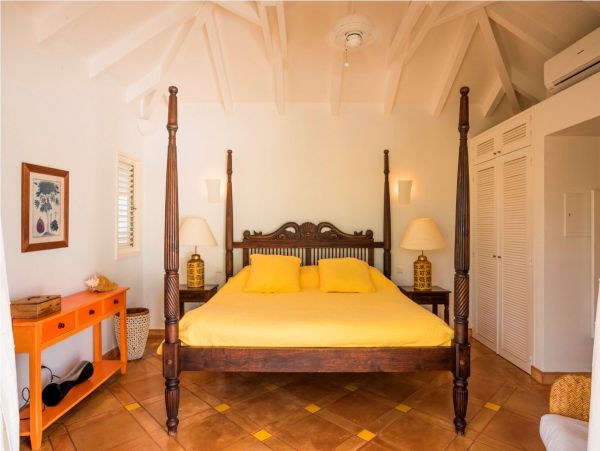 St. Barts Home 985786