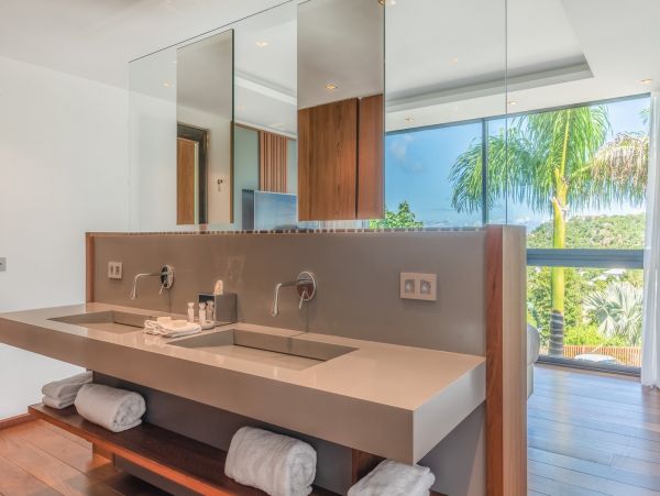 St. Barts Home 985790
