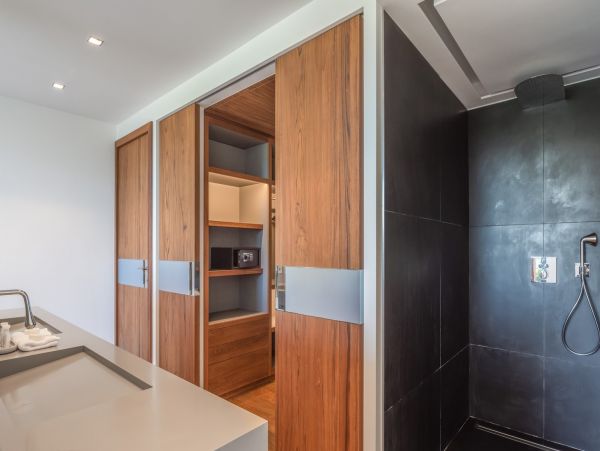 St. Barts Home 985790