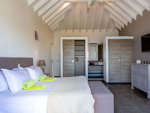 St. Barts Home 985792