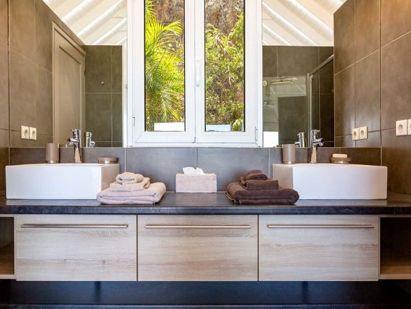 St. Barts Home 985792