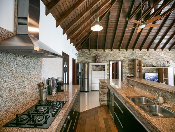 St. Barts Home 985795