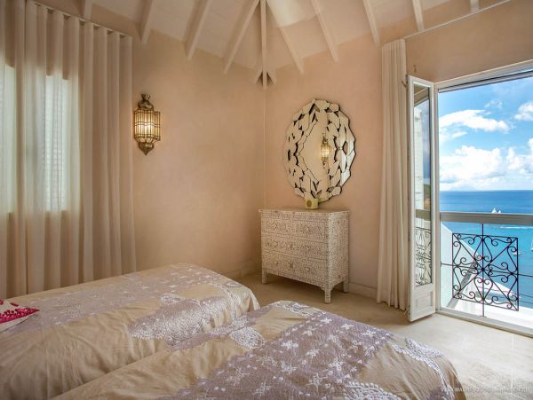 St. Barts Home 985796